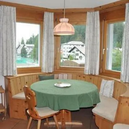 Apartamento Chesa Sunasain V8 By Interhome *