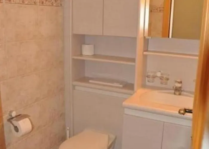 Apartamento Chesa Sunasain V8 By Interhome