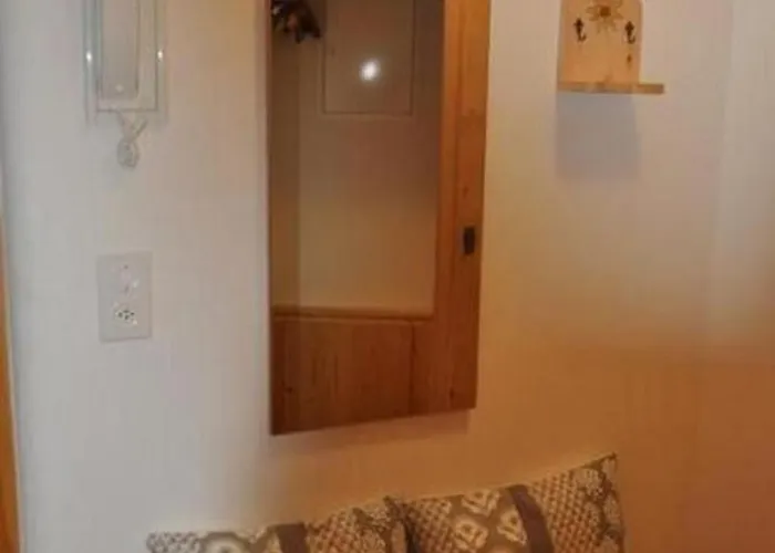 Apartamento Chesa Sunasain V8 By Interhome