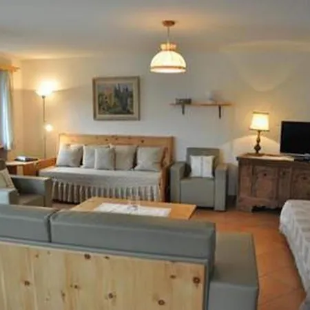 Appartement Chesa Sunasain V8 By Interhome